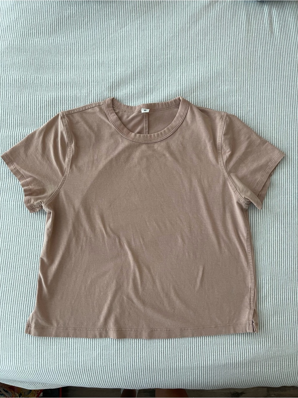 Lululemon Short Sleeve Crew Tee Size 6